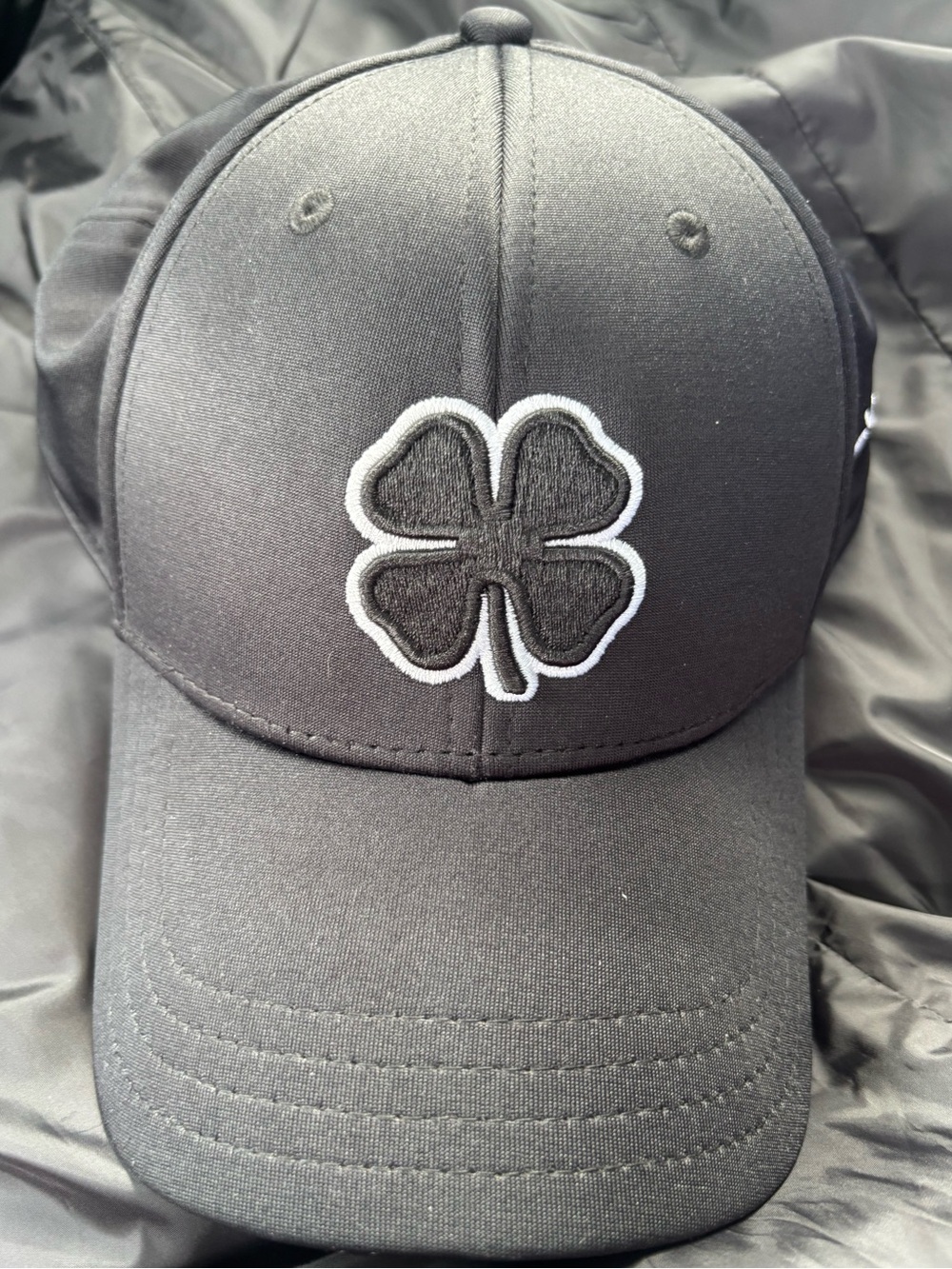 Unisex Black Four-Leaf Clover Embroidered Baseball Cap